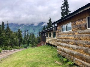 Takshanuk Mountain Trail Lodge
